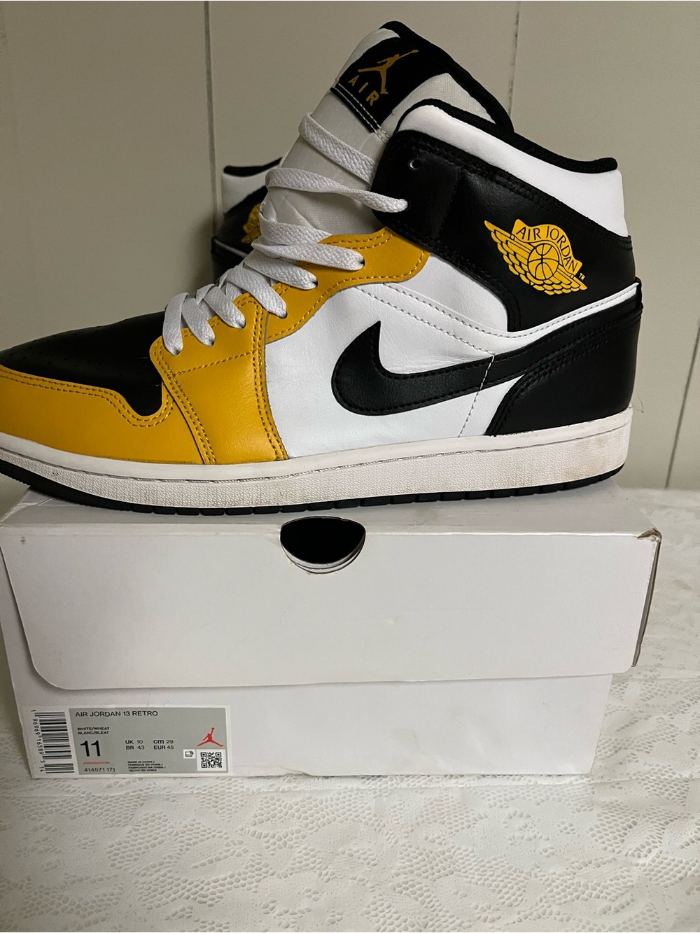 Air Jordan 1 Mid White Black Yellow Casual Sneaker
